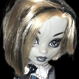 Rare Monster High Frankie Stien G1 2010 with makeover